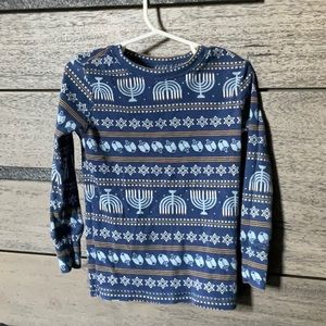2 Kids cotton pajama sets. Hanukkah and moon print set size 6 from GAP kids